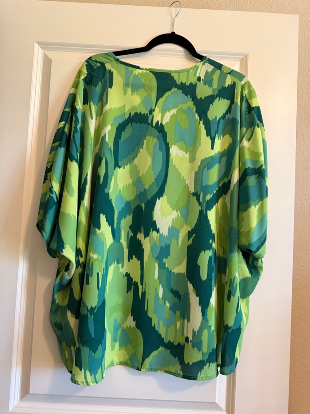 Adrienne Green Abstract V-Neck Silk-Like Blouse - Picture 6 of 6
